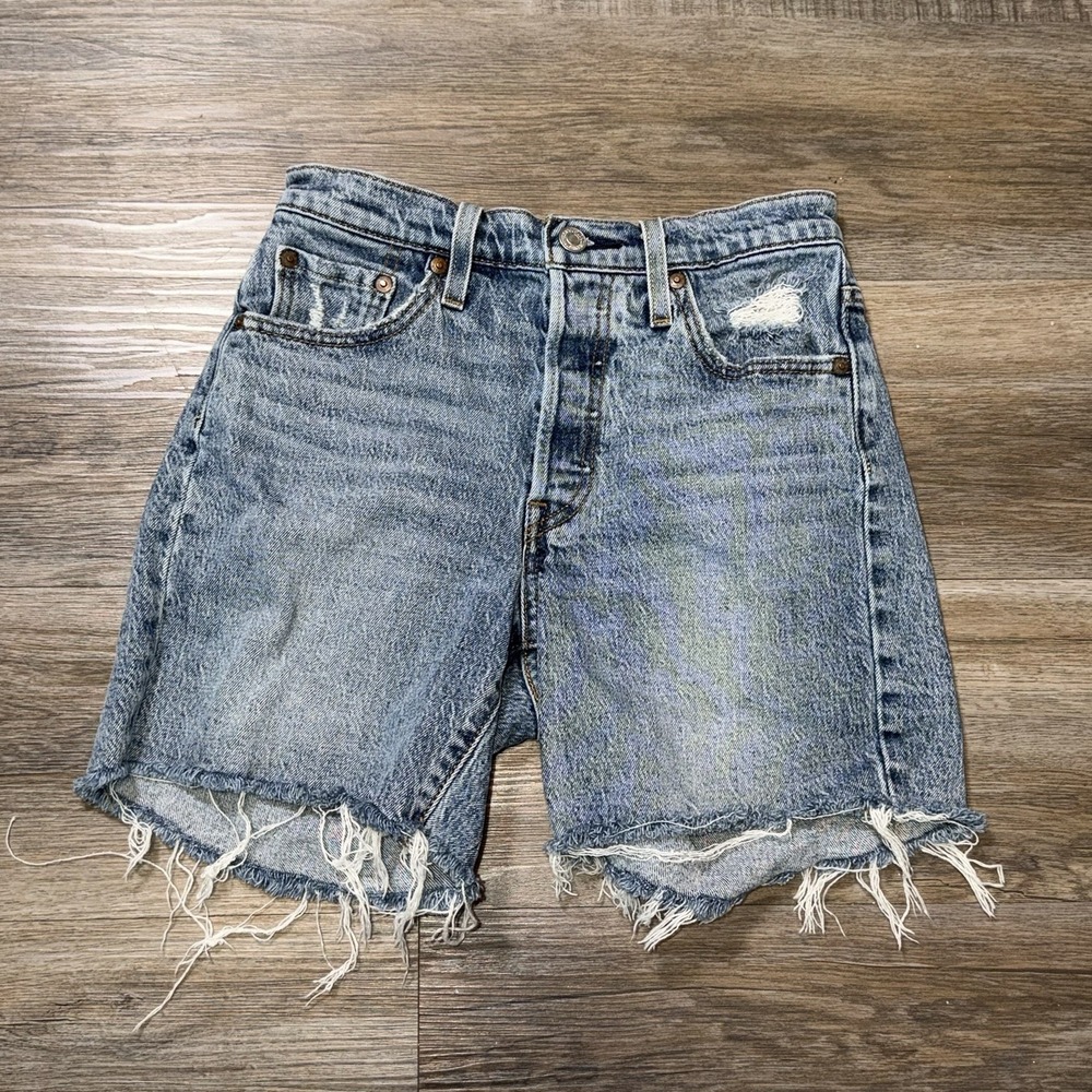 Levi's Premium 501 Mid Thigh Shorts Womens 25W Distressed w/Minor Rips Button